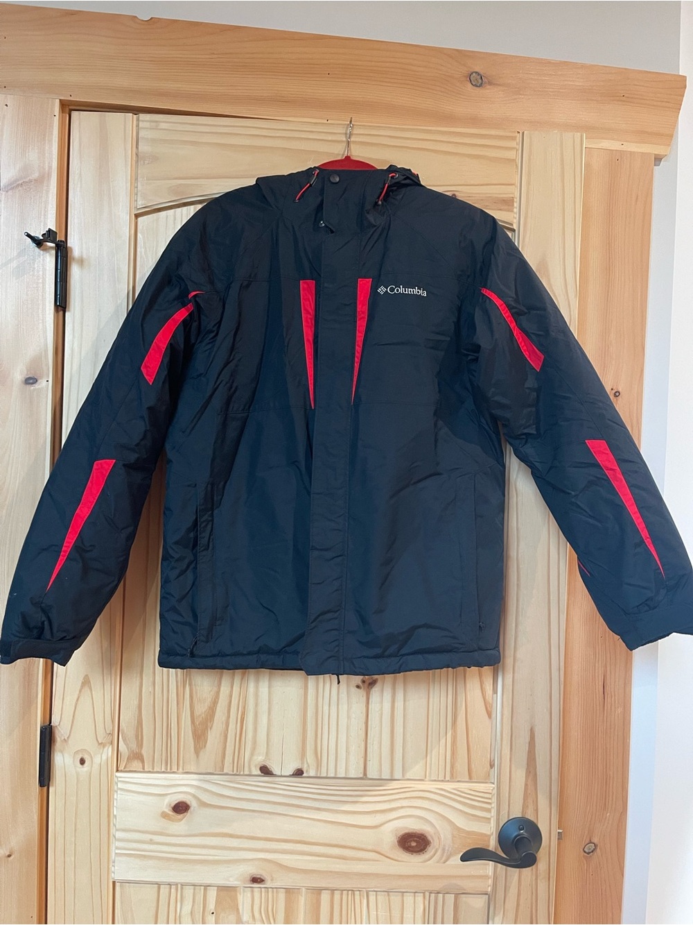 Columbia Black Jacket with Red Accents Men's Puffer Coat